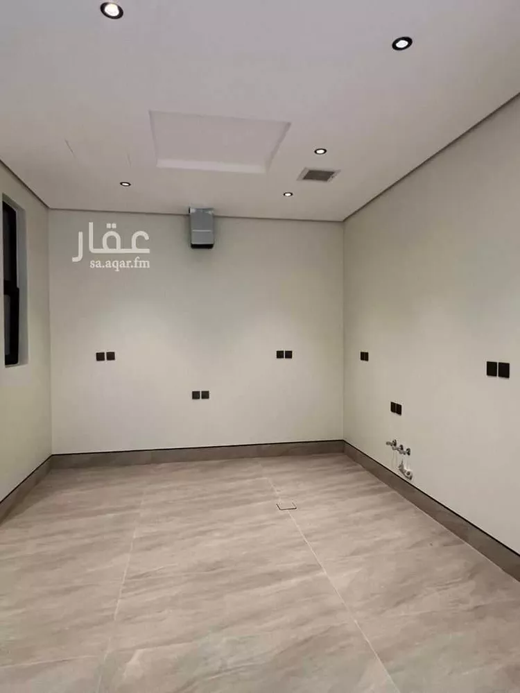 دور للبيع في شارع الجحاف بن حكيم السلمي, حي القيروان, مدينة الرياض, منطقة الرياض صورة 2