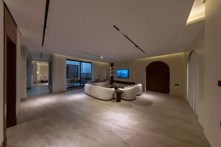 Floor for Sale in Riyadh Al Qirawan 4
