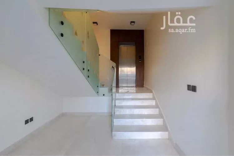 دور للبيع في شارع علي المغيدي, حي القيروان, مدينة الرياض, منطقة الرياض صورة 3