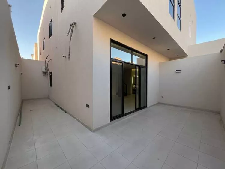 دور للبيع في شارع المجرة, حي العريجاء الأوسط, مدينة الرياض, منطقة الرياض 14
