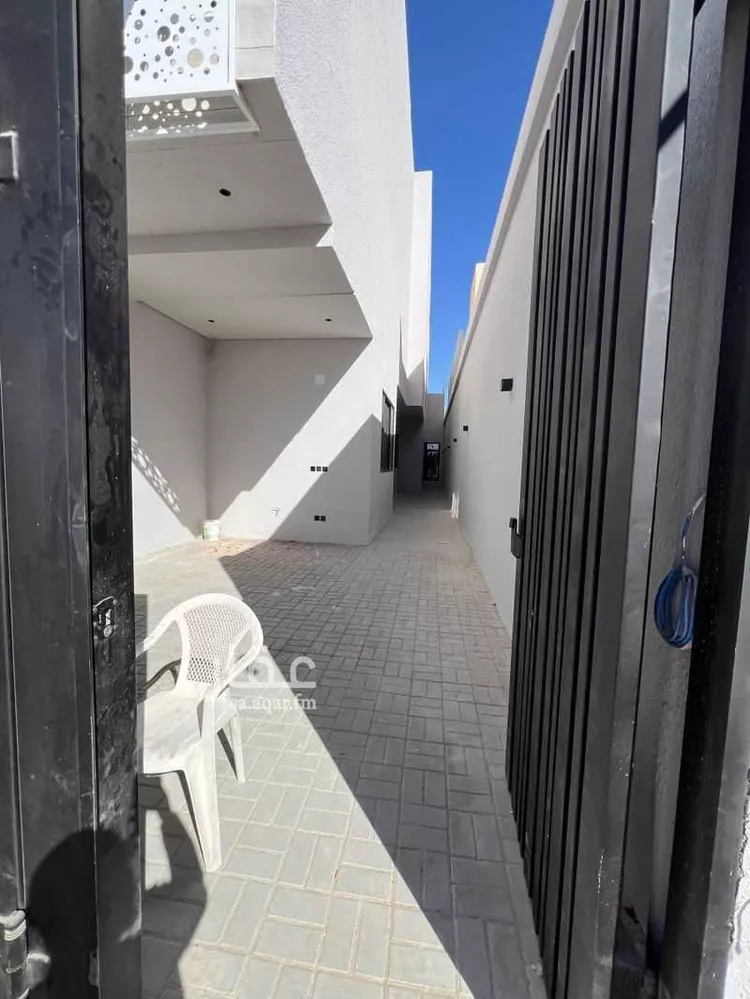 دور للبيع في شارع الحجور, حي النفل, مدينة الرياض, منطقة الرياض صورة 3