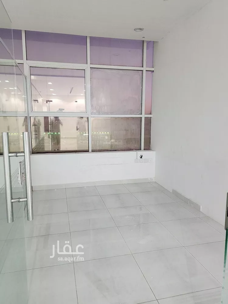 مكتب تجاري للإيجار في شارع فارس الازدي, حي القيروان, مدينة الرياض, منطقة الرياض صورة 3