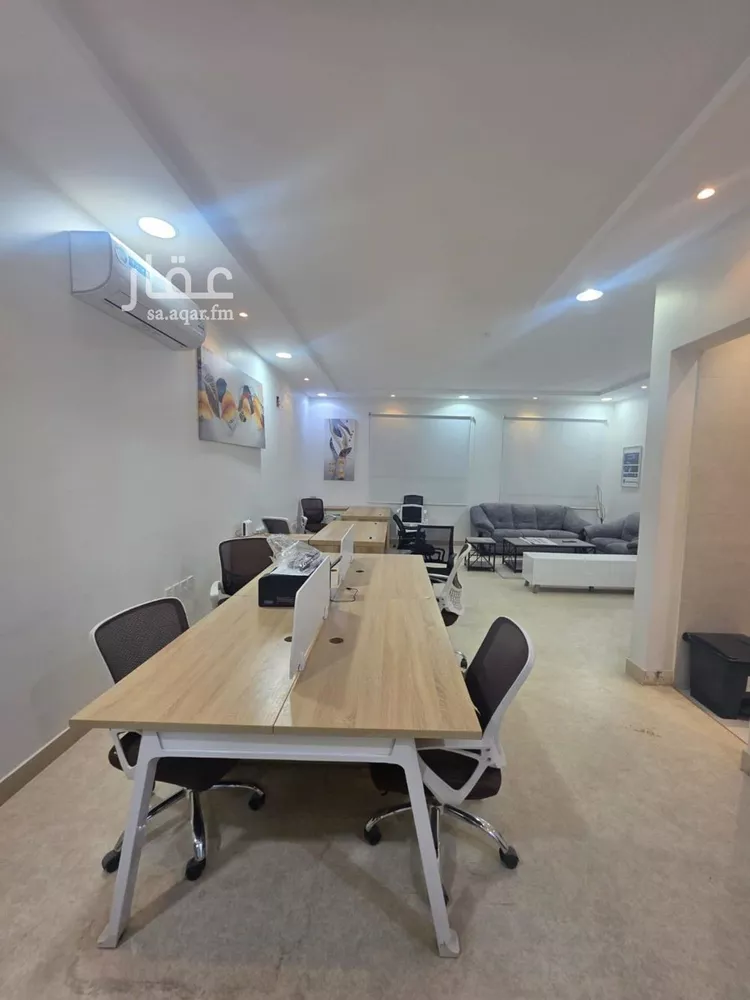 مكتب تجاري للإيجار في شارع السيل الكبير, حي المهدية, مدينة الرياض, منطقة الرياض صورة 4
