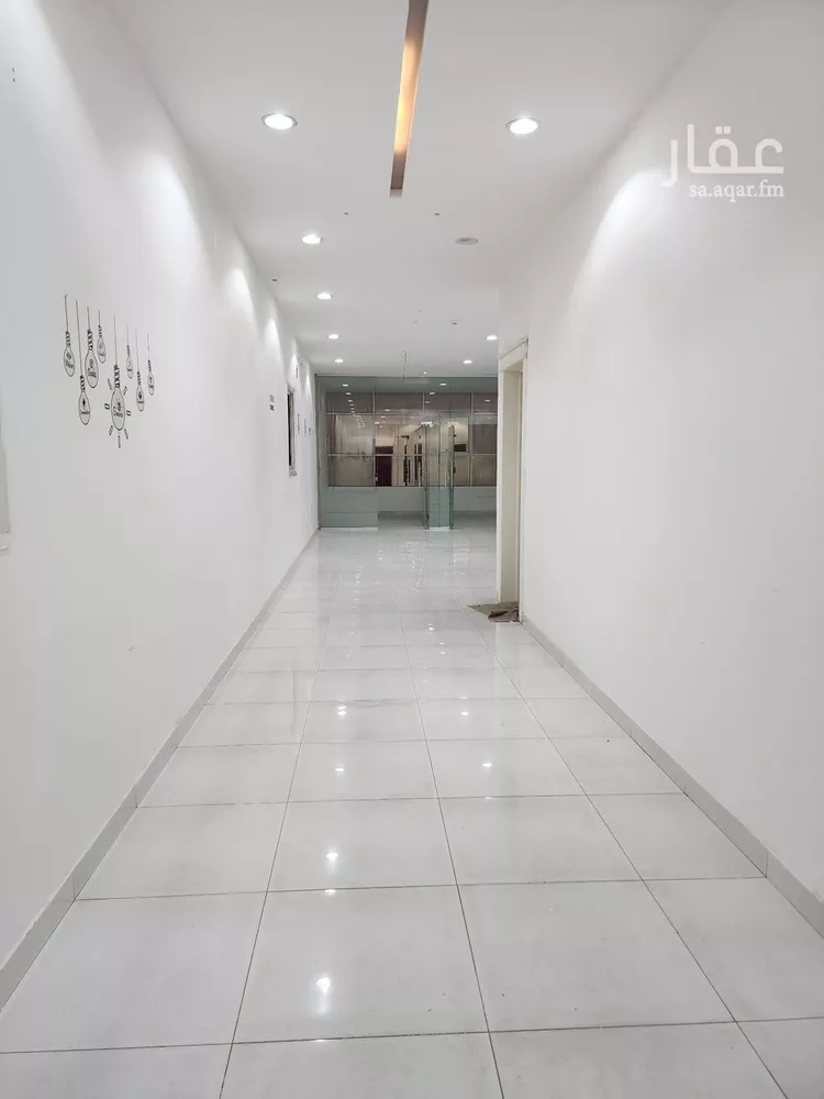 مكتب تجاري للإيجار في شارع فارس الازدي, حي القيروان, مدينة الرياض, منطقة الرياض صورة 2