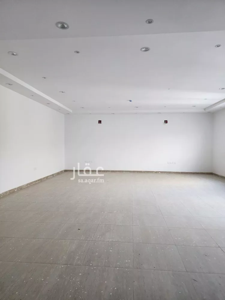 مكتب تجاري للإيجار في شارع الامير فيصل بن بندر بن عبدالعزيز, حي النرجس, مدينة الرياض, منطقة الرياض صورة 4