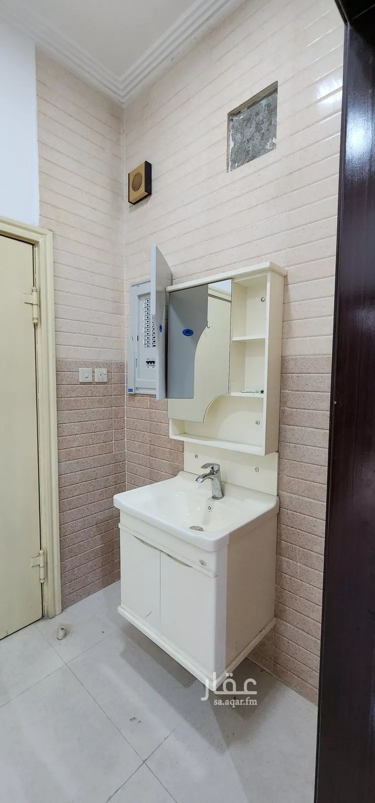 شقة للإيجار في شارع الشيخ عمر بن عبداللطيف بن عبدالرحمن, حي ظهرة البديعة, مدينة الرياض, منطقة الرياض 7