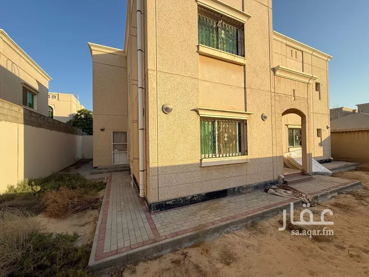 فيلا للبيع في شارع الصخيرات, حي جلمودة, مدينة مدينه الجبيل الصناعيه, المنطقة الشرقية صورة 3