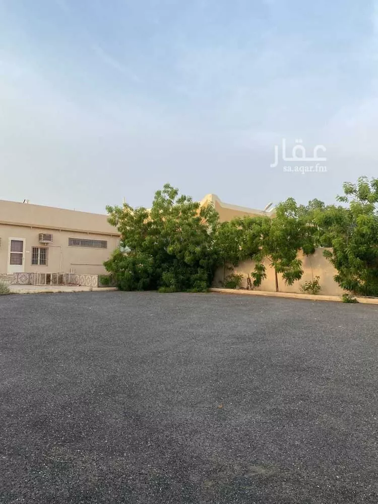Floor for Sale in Abha As Sarawat 15