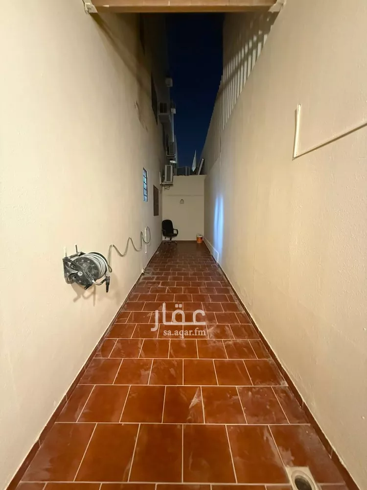 شقة للبيع في شارع الخزنة, حي إشبيلية, مدينة الرياض, منطقة الرياض صورة 2