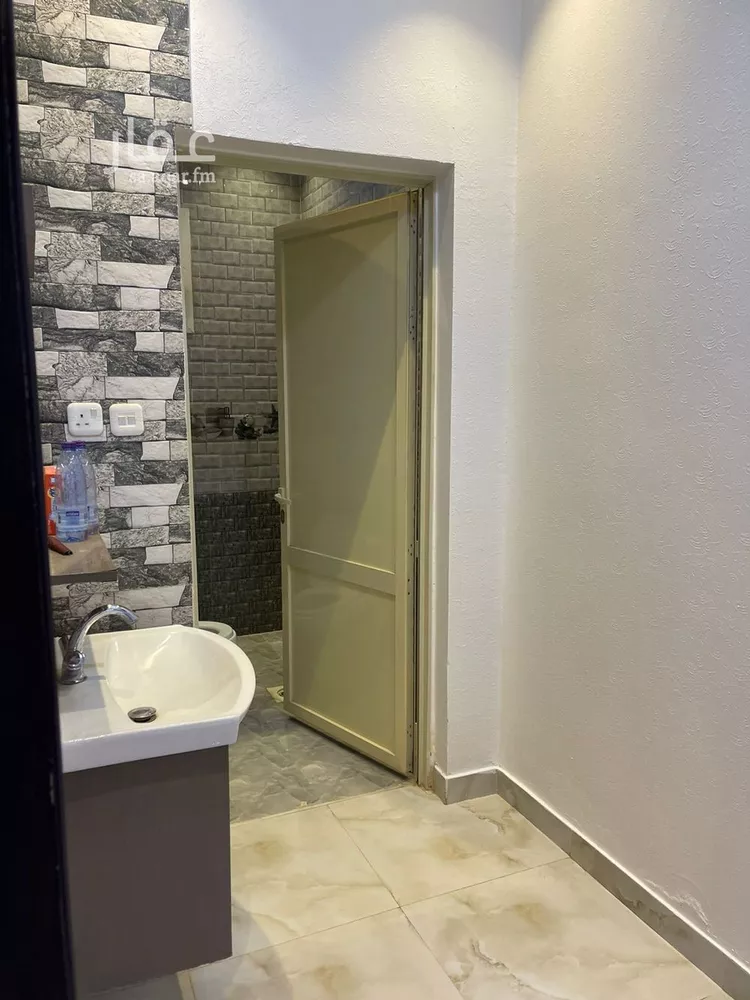 Villa for Sale in Riyadh Al Qadisiyah 10