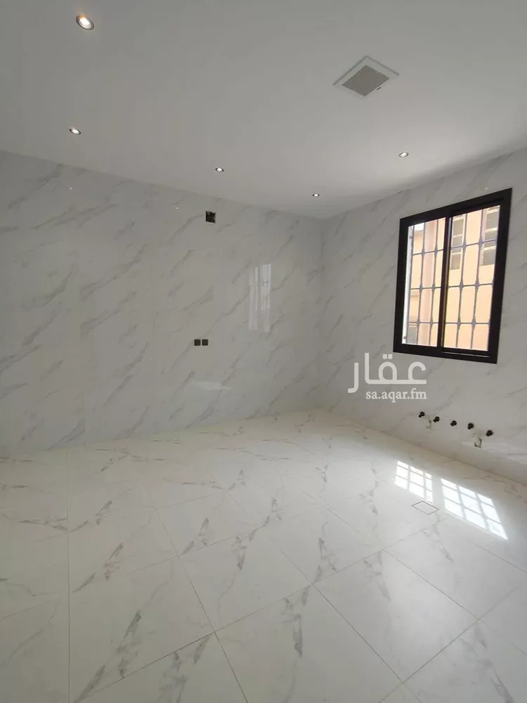 دور للبيع في شارع أبي الفتوح الهمذاني, حي الخليج, مدينة الرياض, منطقة الرياض صورة 3