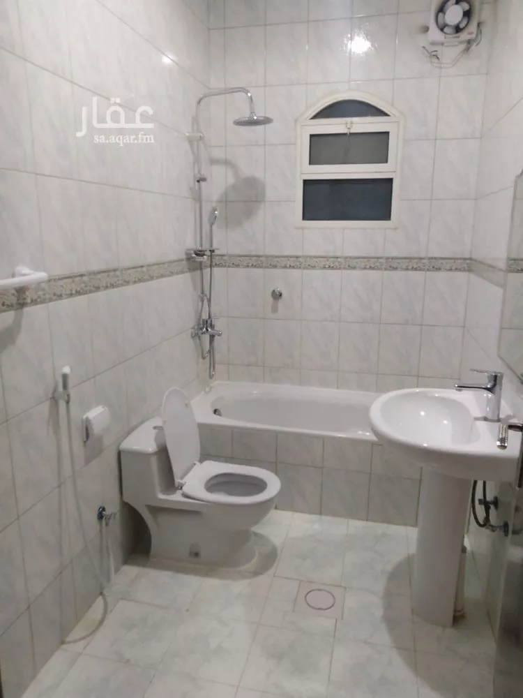 فيلا للبيع في شارع عبدالعزيز الشمري, حي الملك فيصل, مدينة الرياض, منطقة الرياض صورة 5