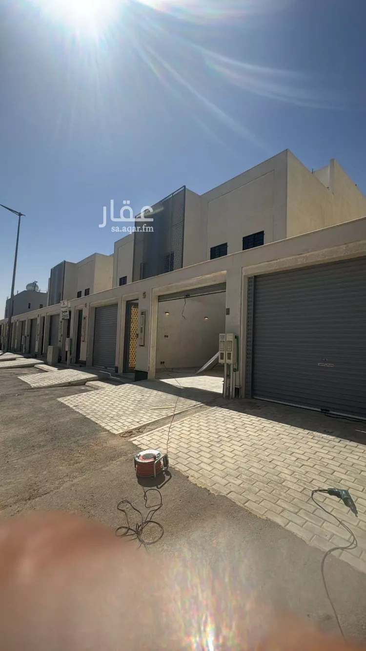 دور للبيع في شارع رقم 151, حي الجنادرية, مدينة الرياض, منطقة الرياض صورة 4