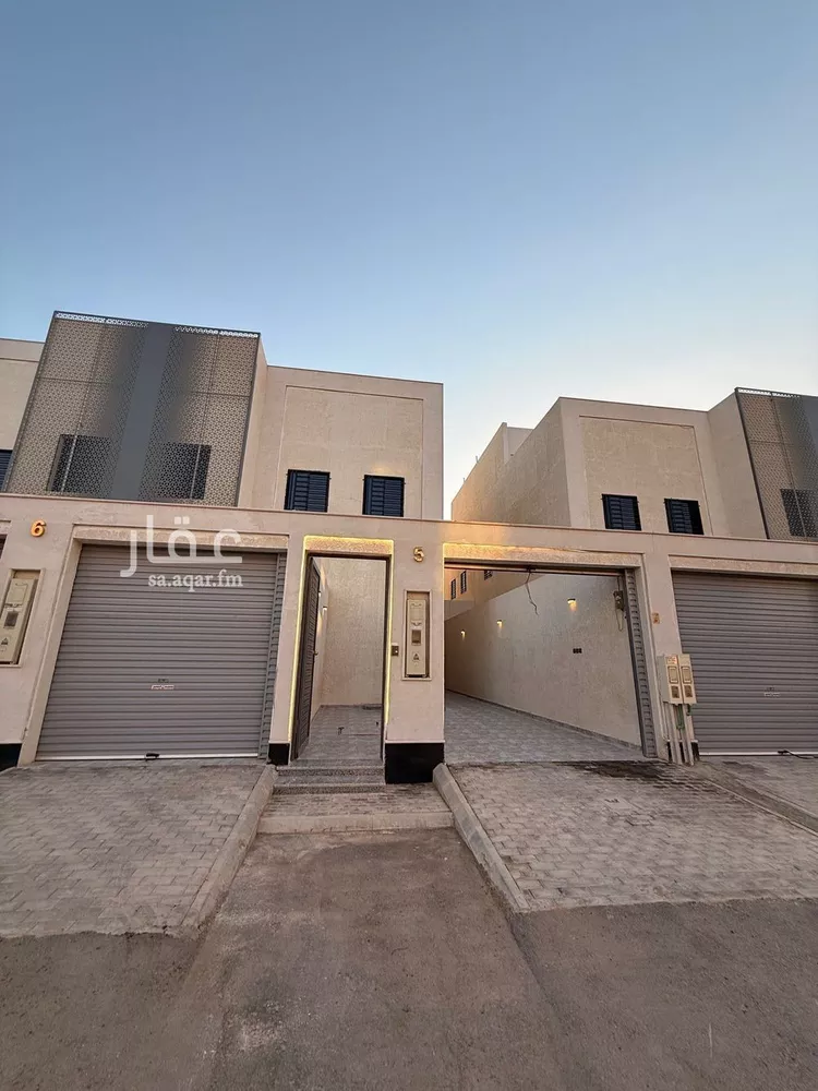 Floor for Sale in Riyadh Al Janadriyah