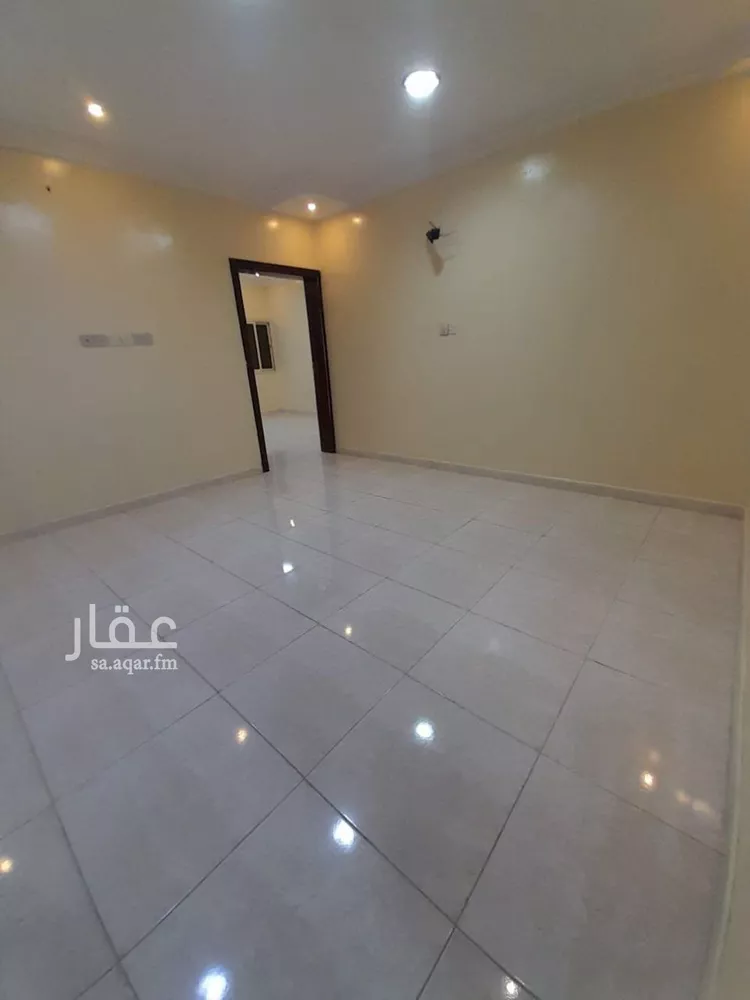 شقة للإيجار في شارع ابو المظفر البغدادي, حي منسوبي التعليم الأول, مدينة الاحساء, المنطقة الشرقية صورة 2