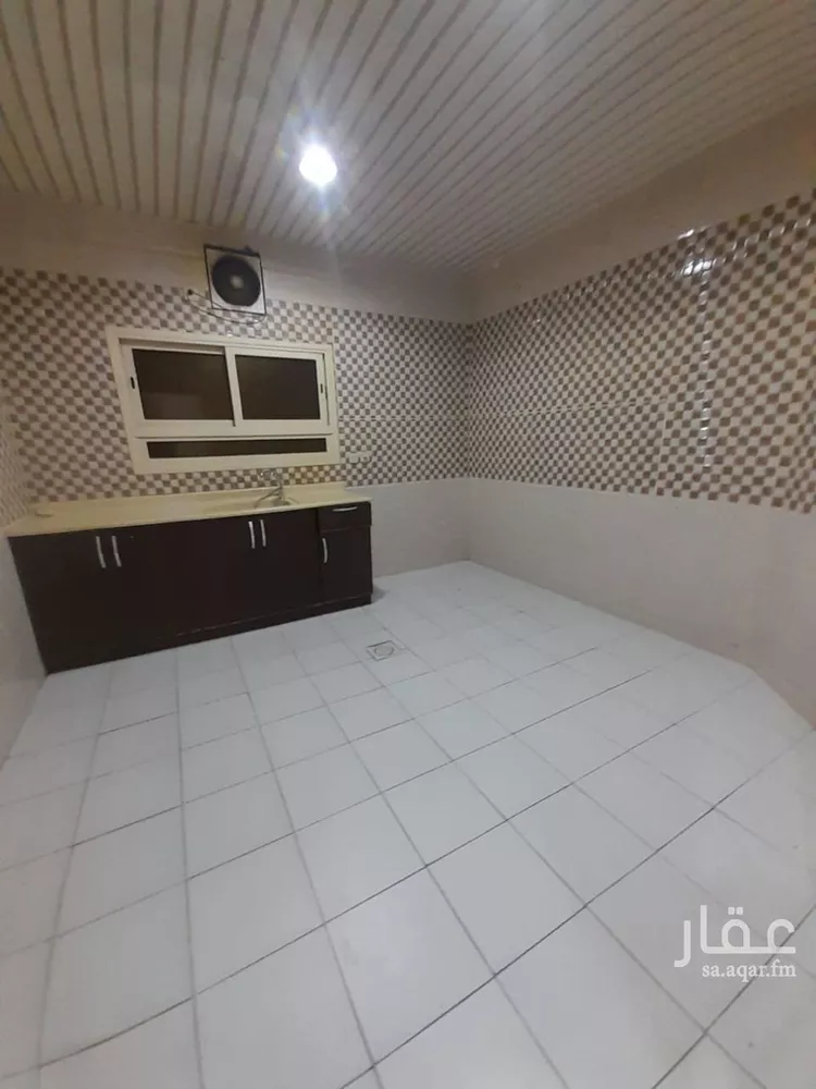 شقة للإيجار في شارع ابو المظفر البغدادي, حي منسوبي التعليم الأول, مدينة الاحساء, المنطقة الشرقية