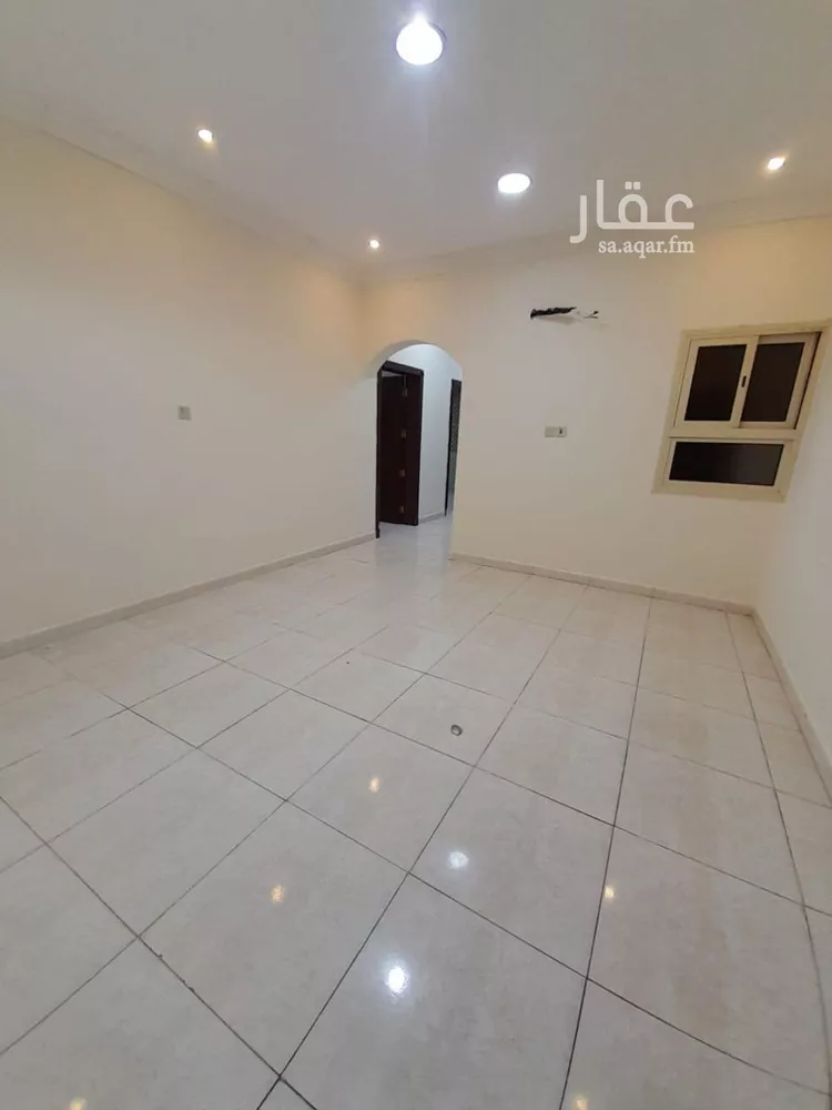 شقة للإيجار في شارع ابو المظفر البغدادي, حي منسوبي التعليم الأول, مدينة الاحساء, المنطقة الشرقية صورة 2