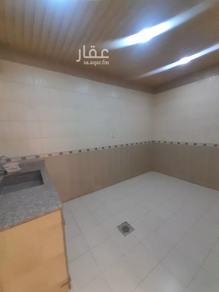 شقة للإيجار في شارع سعيد بن العاص, حي العزيزية الثاني, مدينة الاحساء, المنطقة الشرقية صورة 4