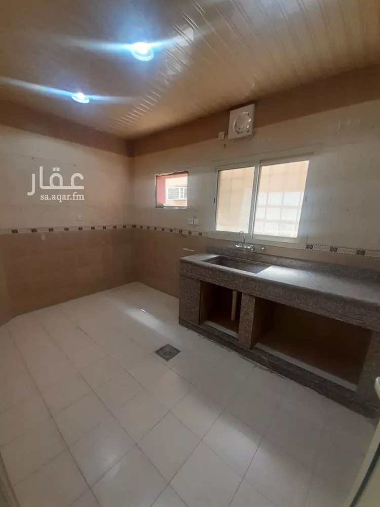 شقة للإيجار في شارع سعيد بن العاص, حي العزيزية الثاني, مدينة الاحساء, المنطقة الشرقية صورة 4