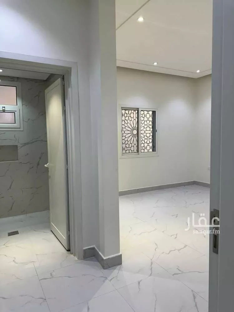 فيلا للبيع في شارع محمد بن عمر شيخان, حي العارض, مدينة الرياض, منطقة الرياض 19