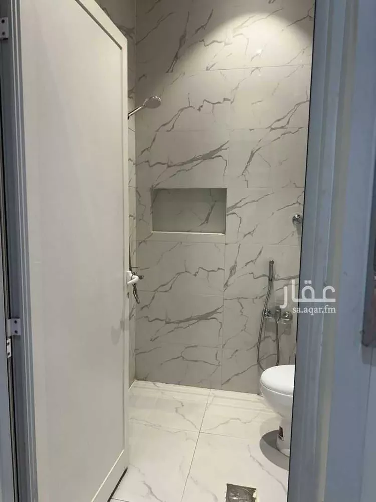فيلا للبيع في شارع محمد بن عمر شيخان, حي العارض, مدينة الرياض, منطقة الرياض 18