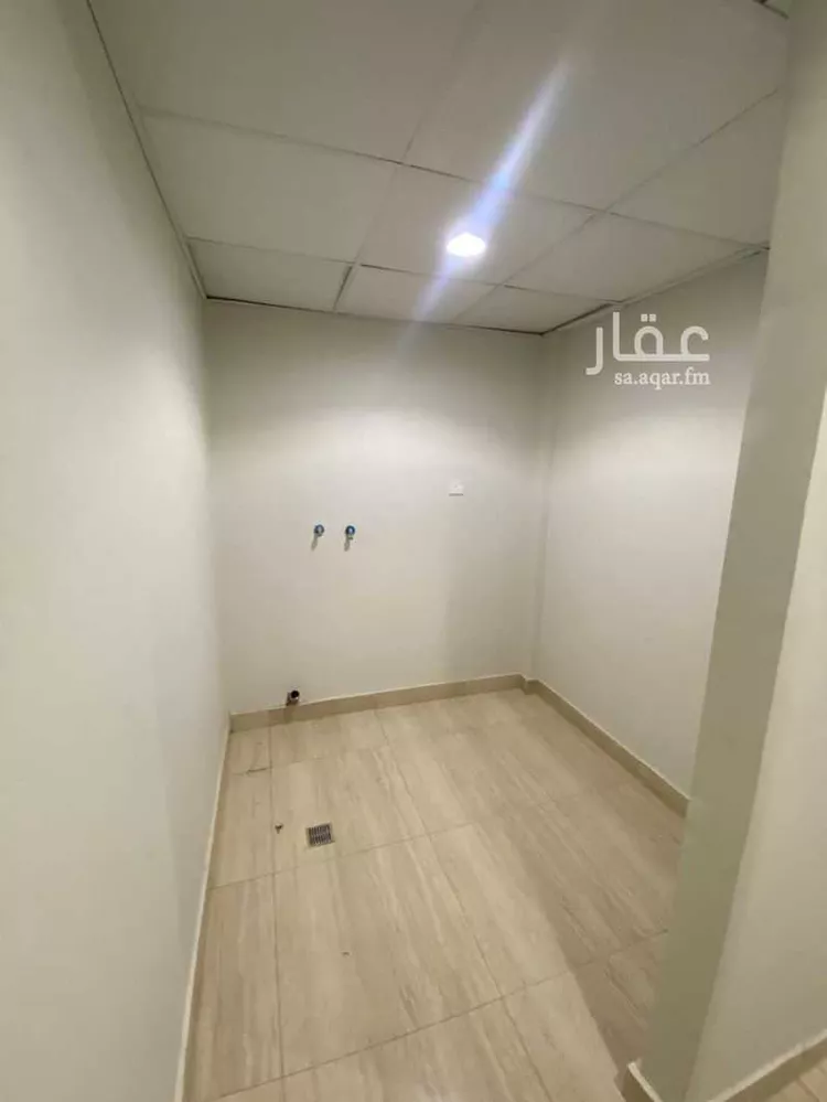 شقة للبيع في شارع محمد بن عباد, حي مطار الملك خالد الدولي, مدينة الرياض, منطقة الرياض 12