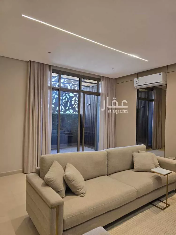 Floor for Rent in Riyadh Al Arid 8