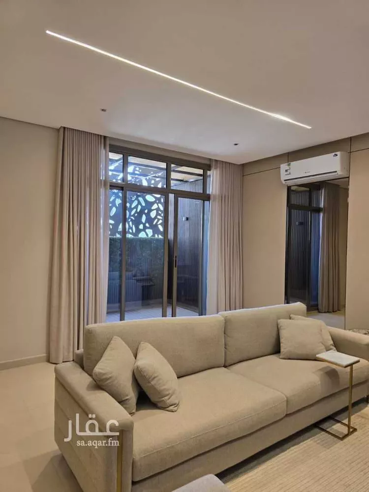 Floor for Rent in Riyadh Al Arid 15