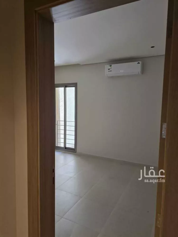 Floor for Rent in Riyadh Al Arid 7
