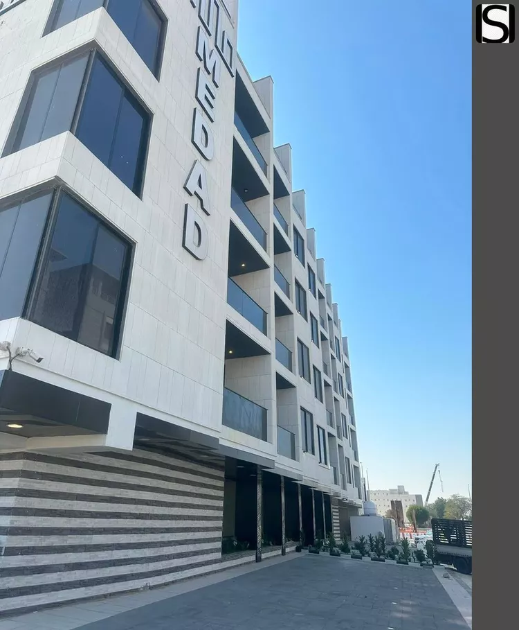 شقة للبيع في شارع جسر الملك فهد, حي الحمراء, مدينة الخبر, المنطقة الشرقية 9