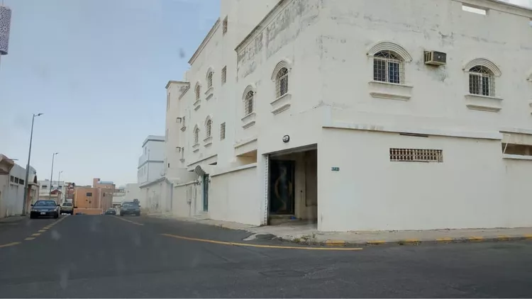 عمارة للبيع في شارع وادي بيض, حي الضباب, مدينة أبها, منطقة عسير