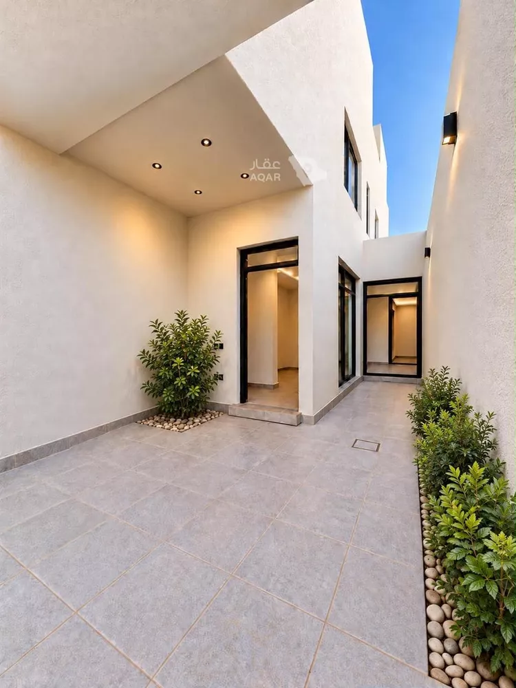 Floor for Sale in Riyadh Al Uraija Al Gharbiyah