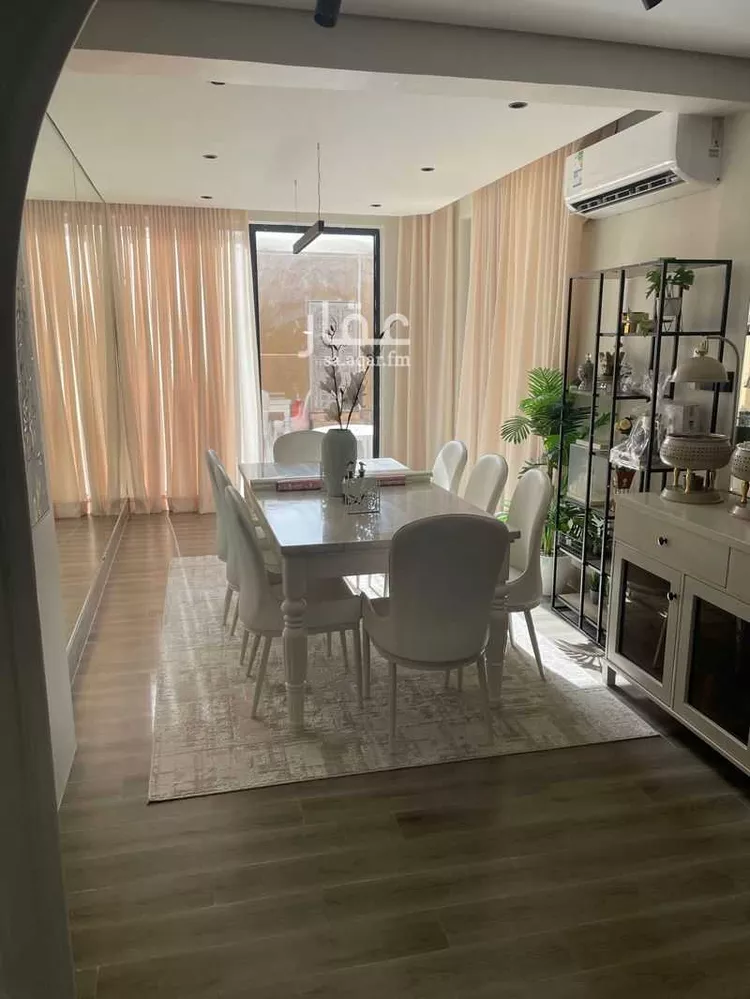 فيلا للبيع في شارع صالح بن علي, حي وسط المدينة, مدينة عنيزة, منطقة القصيم صورة 3