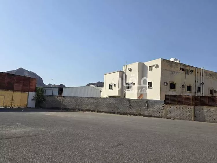 فيلا للبيع في شارع حوش ابن مسلم الثقفي, حي الملك فهد, مدينة المدينة المنورة, منطقة المدينة المنورة 24