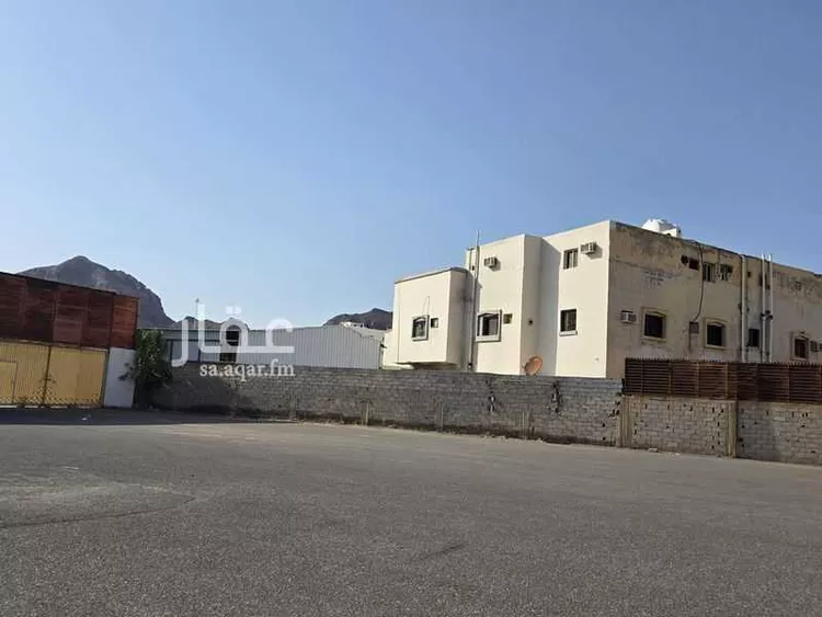 فيلا للبيع في شارع حوش ابن مسلم الثقفي, حي الملك فهد, مدينة المدينة المنورة, منطقة المدينة المنورة 11