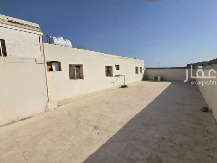 فيلا للبيع في شارع حوش ابن مسلم الثقفي, حي الملك فهد, مدينة المدينة المنورة, منطقة المدينة المنورة 12