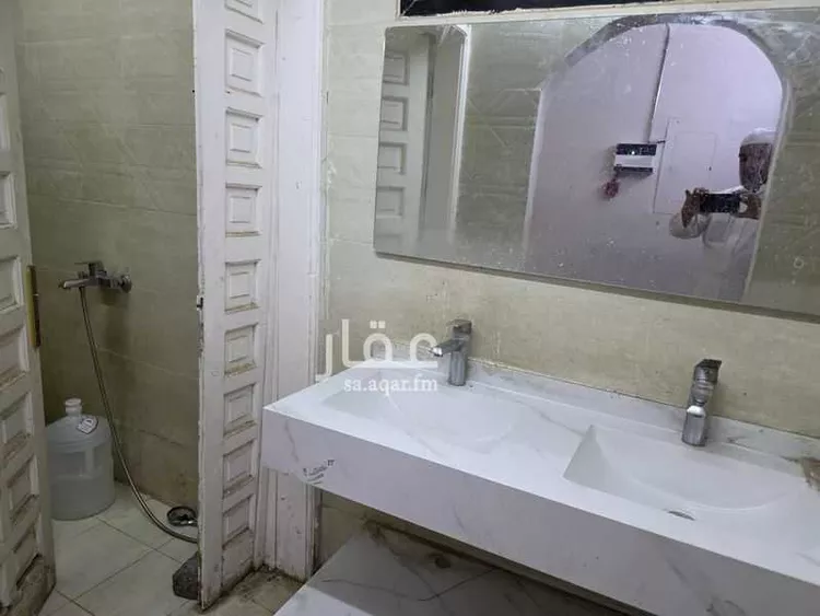 فيلا للبيع في شارع حوش ابن مسلم الثقفي, حي الملك فهد, مدينة المدينة المنورة, منطقة المدينة المنورة 13