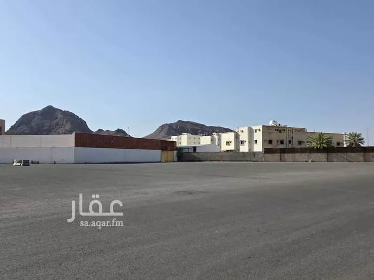 فيلا للبيع في شارع حوش ابن مسلم الثقفي, حي الملك فهد, مدينة المدينة المنورة, منطقة المدينة المنورة 18