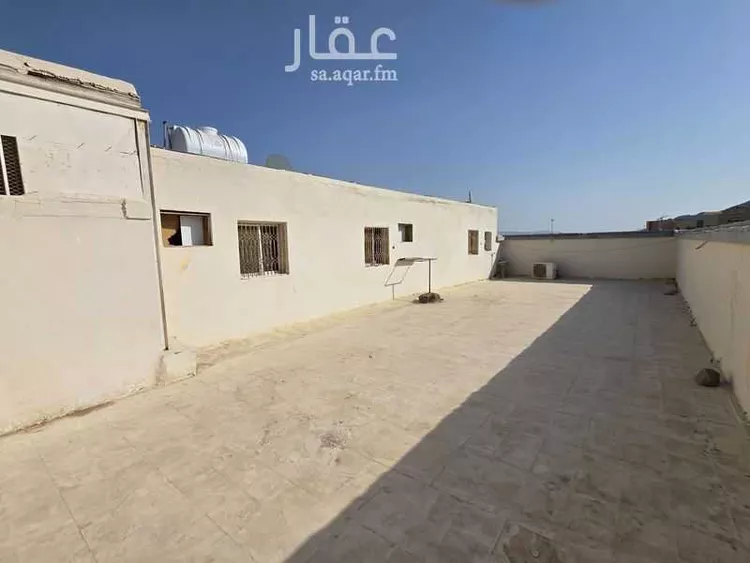 فيلا للبيع في شارع حوش ابن مسلم الثقفي, حي الملك فهد, مدينة المدينة المنورة, منطقة المدينة المنورة 25
