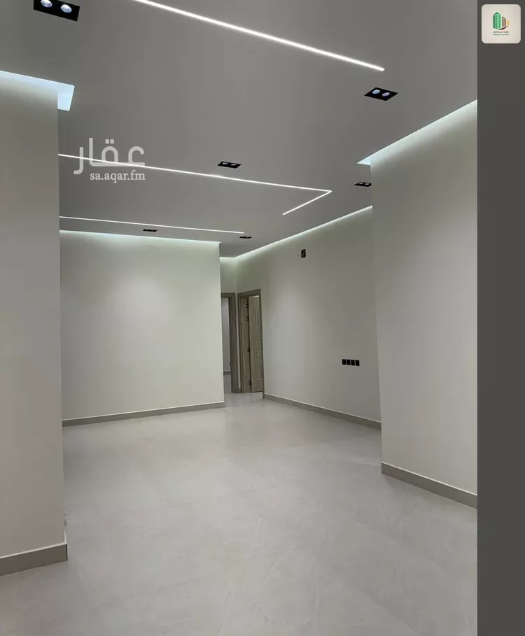 Floor for Sale in Riyadh Al Khaleej 7
