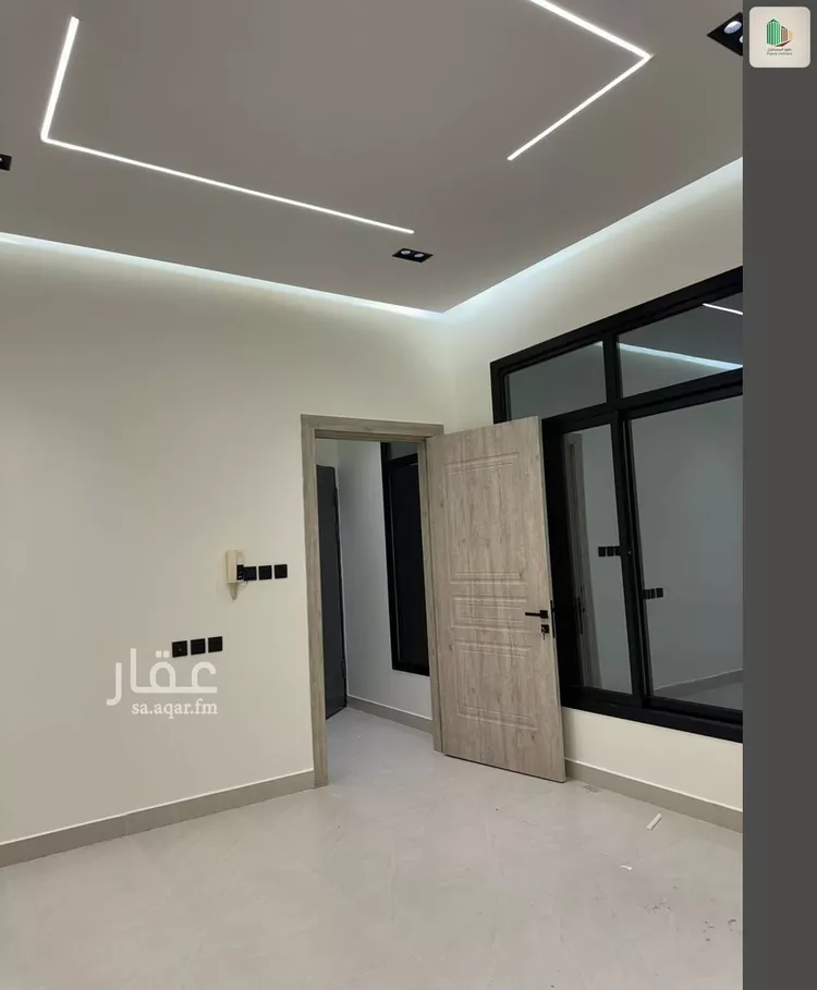 Floor for Sale in Riyadh Al Khaleej 6