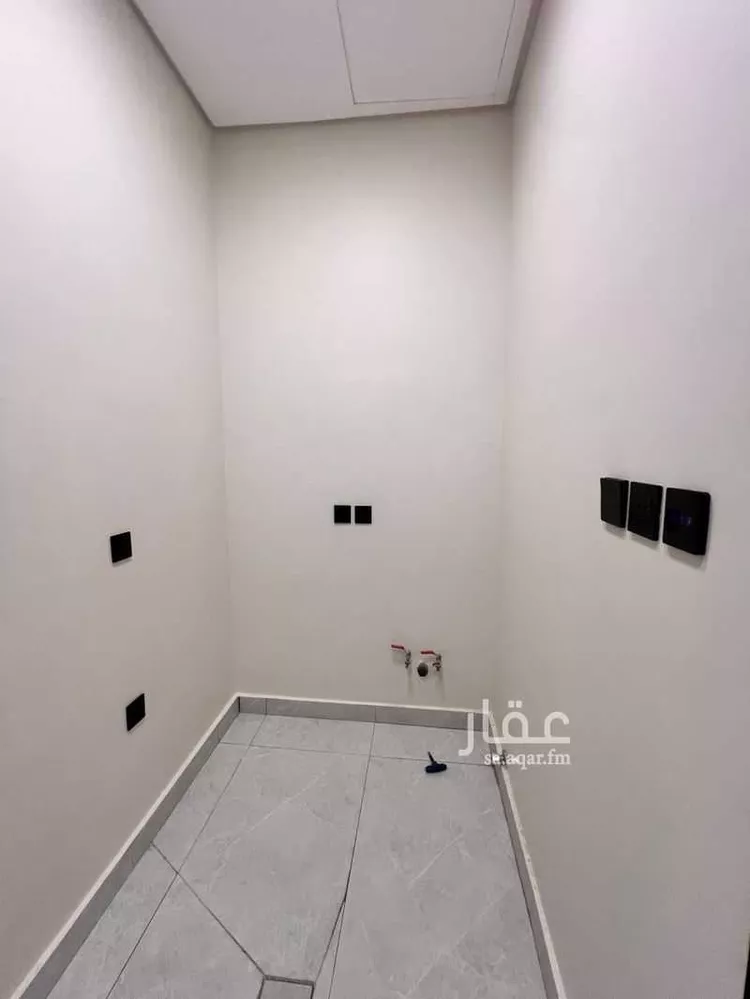 دور للبيع في شارع الامير هذلول بن عبدالعزيز, حي الملك فهد, مدينة الرياض, منطقة الرياض صورة 5