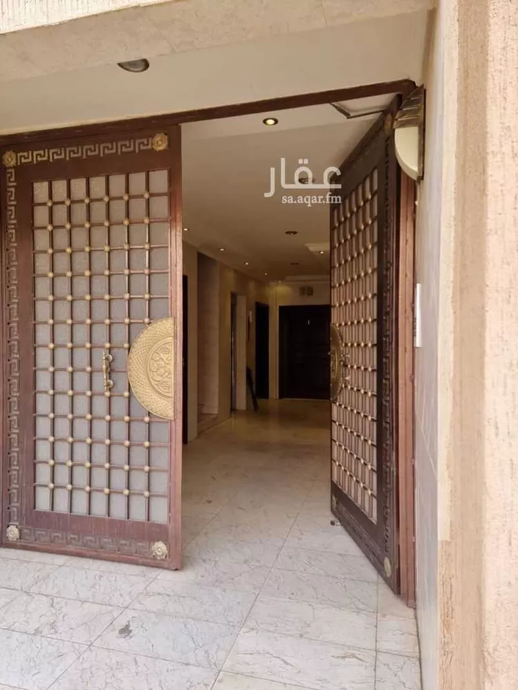عمارة للبيع في شارع طلق ابن علي الحنفي, حي بنى حارثة, مدينة المدينة المنورة, منطقة المدينة المنورة 30