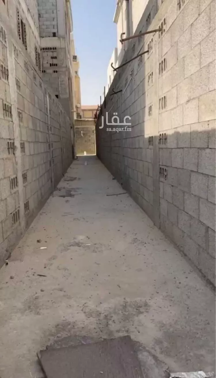 فيلا للبيع في شارع طريق الملك فهد بن عبد العزيز, حي بدر, مدينة الدمام, المنطقة الشرقية صورة 2