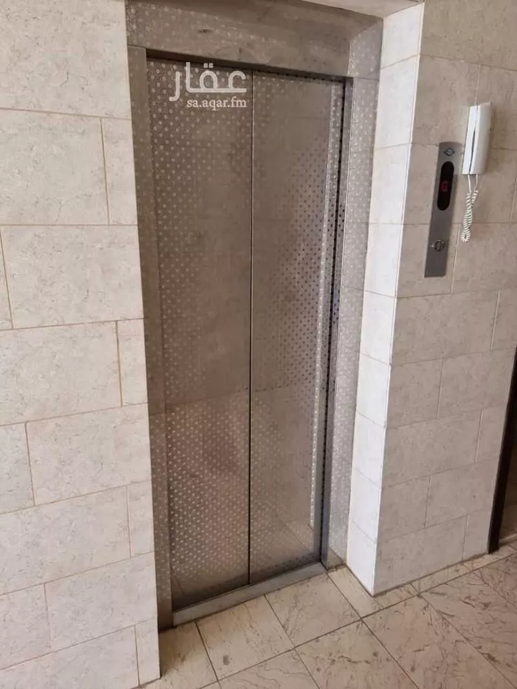 عمارة للبيع في شارع طلق ابن علي الحنفي, حي بنى حارثة, مدينة المدينة المنورة, منطقة المدينة المنورة 8
