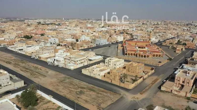 فيلا للبيع في شارع حارثة بن قيس, حي السعادة, مدينة الرس, منطقة القصيم صورة 2