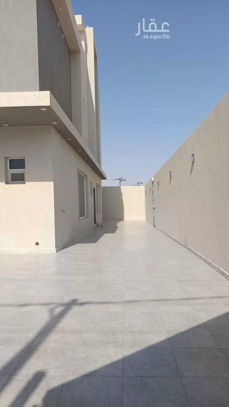 فيلا للبيع في شارع الحسين بن علي , حي حي ج7, مدينة حريملاء, منطقة الرياض صورة 3
