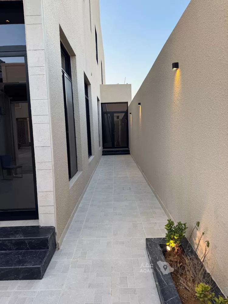 فيلا للبيع في شارع محمد بن أبي تمام, حي العوالي, مدينة الرياض, منطقة الرياض 9