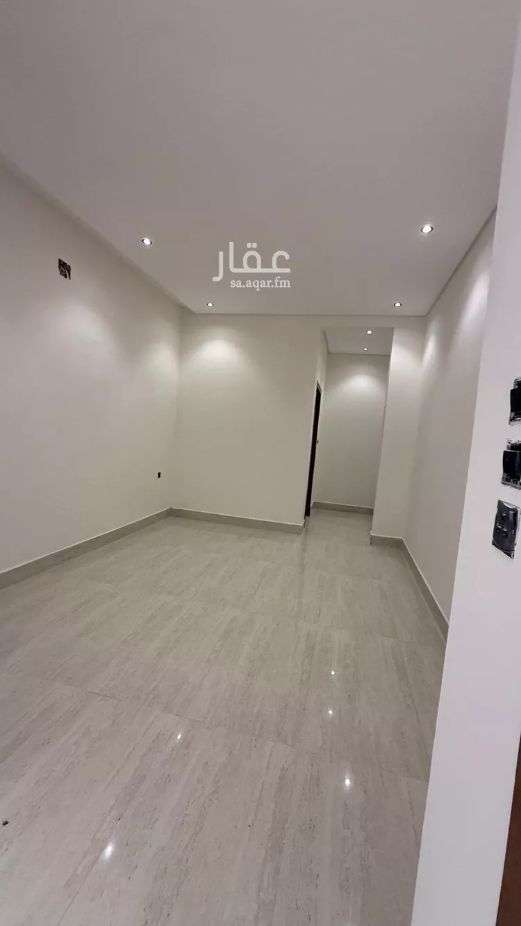 دور للبيع في شارع ابن عمر القرشي, حي طويق, مدينة الرياض, منطقة الرياض صورة 3