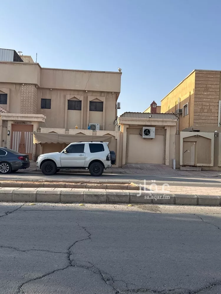 فيلا للبيع في شارع عواد, حي الخالدية, مدينة الدرعية, منطقة الرياض صورة 2